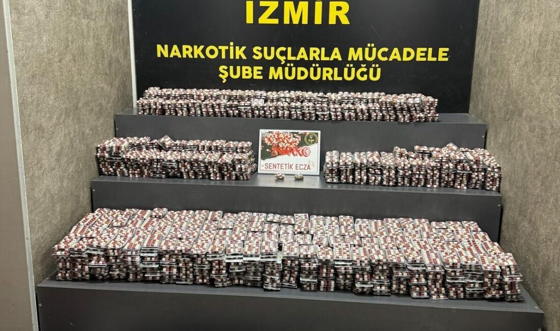 İzmir’de düzenlenen uyuşturucu operasyonunda 79 bin 854 sentetik ecza hapı