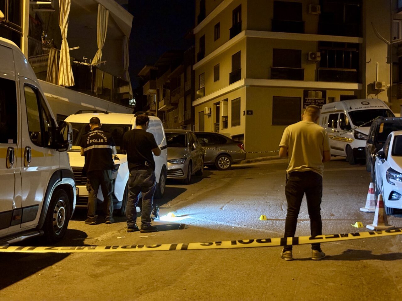 İzmir’in Buca ilçesinde çıkan silahlı kavgada 24 yaşındaki genç hayatını