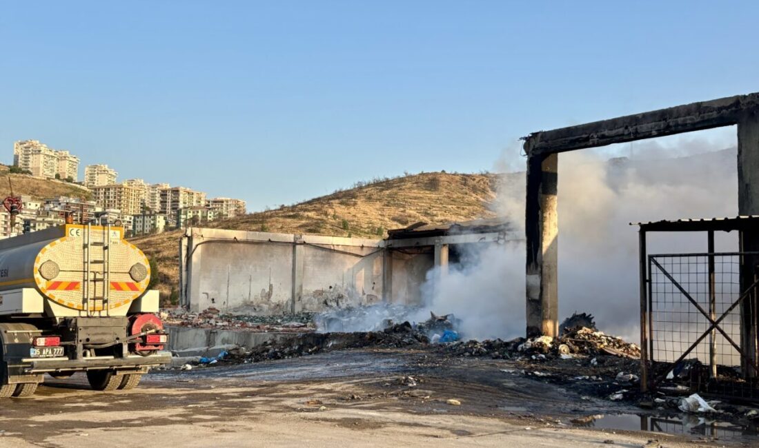 İzmir'in Karşıyaka ilçesinde katı atık bertaraf tesisinde çıkan yangın, itfaiye
