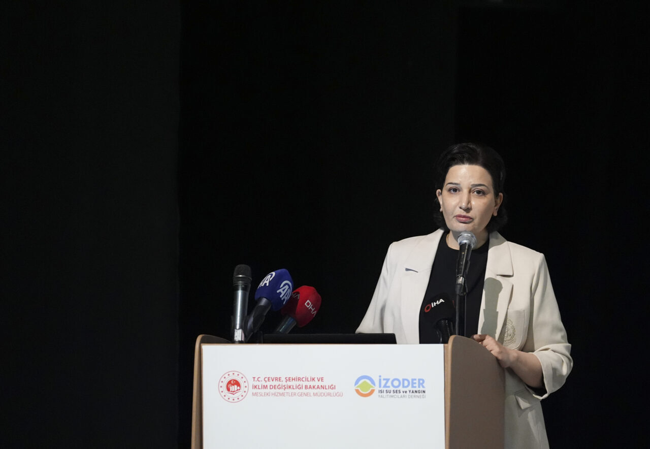  İzmir'de Çevre, Şehircilik ve İklim Değişikliği Bakanlığı Mesleki Hizmetler Genel