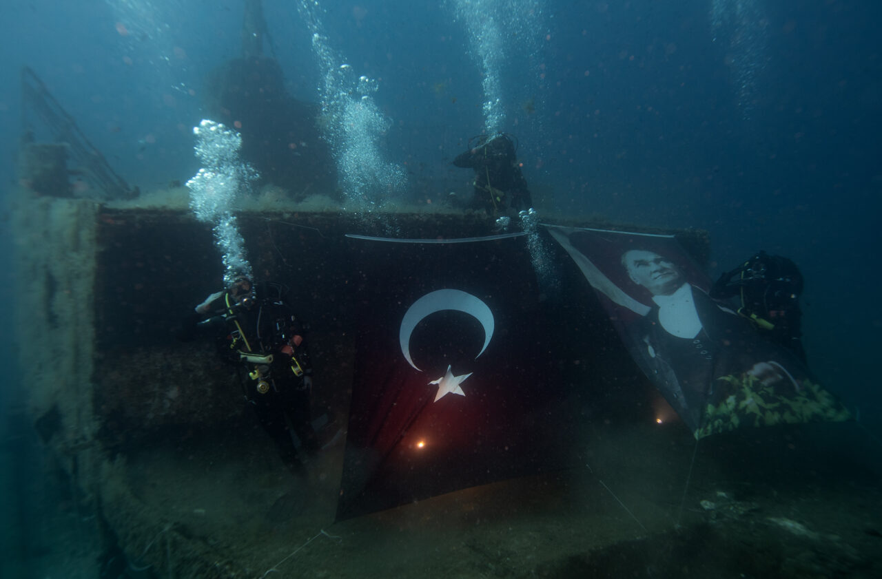 İzmir İl Jandarma Komutanlığı Sualtı Arama Kurtarma (SAK) timleri, jandarma