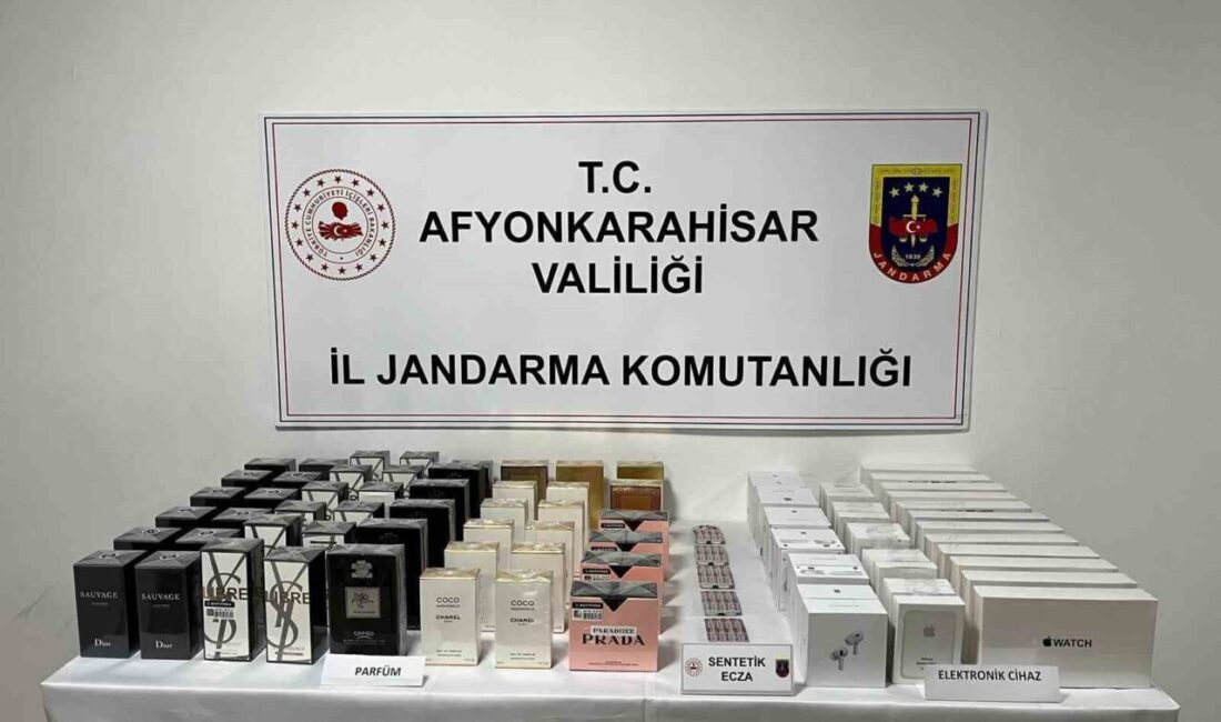 Afyonkarahisar’da kaçak parfüm ve elektronik cihaz satışı yaptığı belirlenen bir