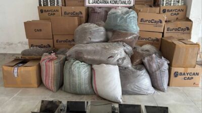 Aydın'ın Kuşadası ilçesinde kaçak sigara operasyonunda 3 şüpheli gözaltına alındı.