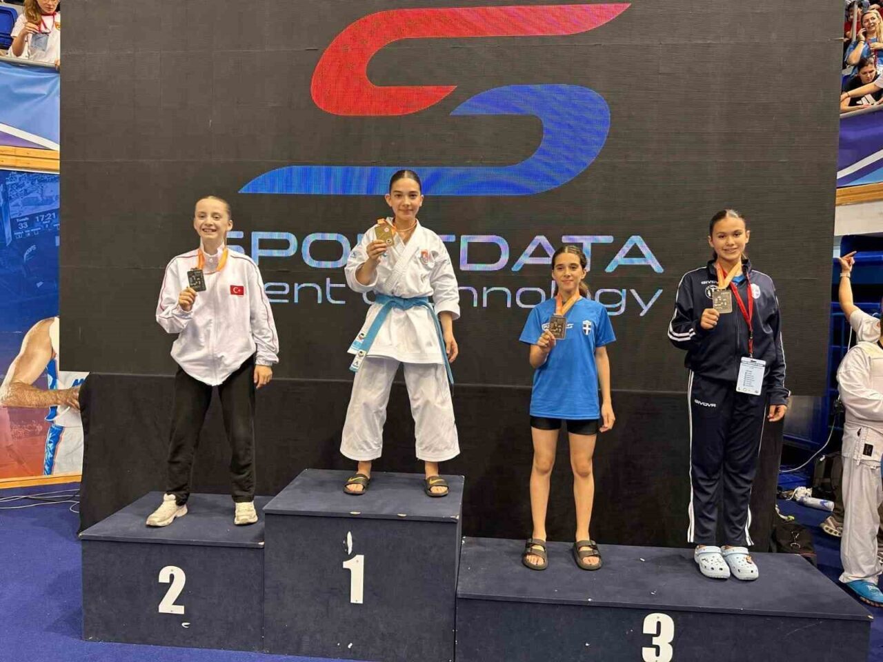 Karadağ’ın Bar kentinde düzenlenen 29. Balkan Çocuklar Karate Şampiyonası’nda Afyonkarahisarlı