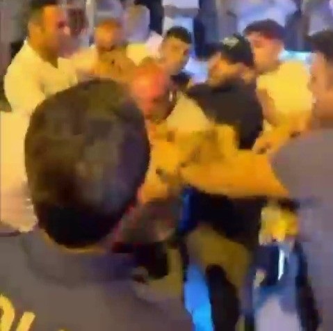 Bursa'nın Mudanya ilçesinde, izinsiz satış yapan seyyar satıcılara yönelik zabıta