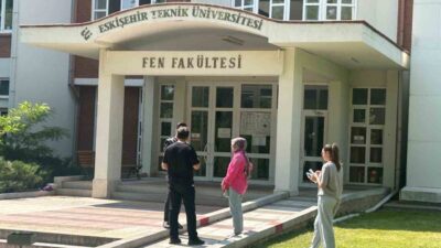 Eskişehir’de Yükseköğretim Kurumları Sınavı’na (YKS) kapılar kapatıldıktan yaklaşık 10 dakika