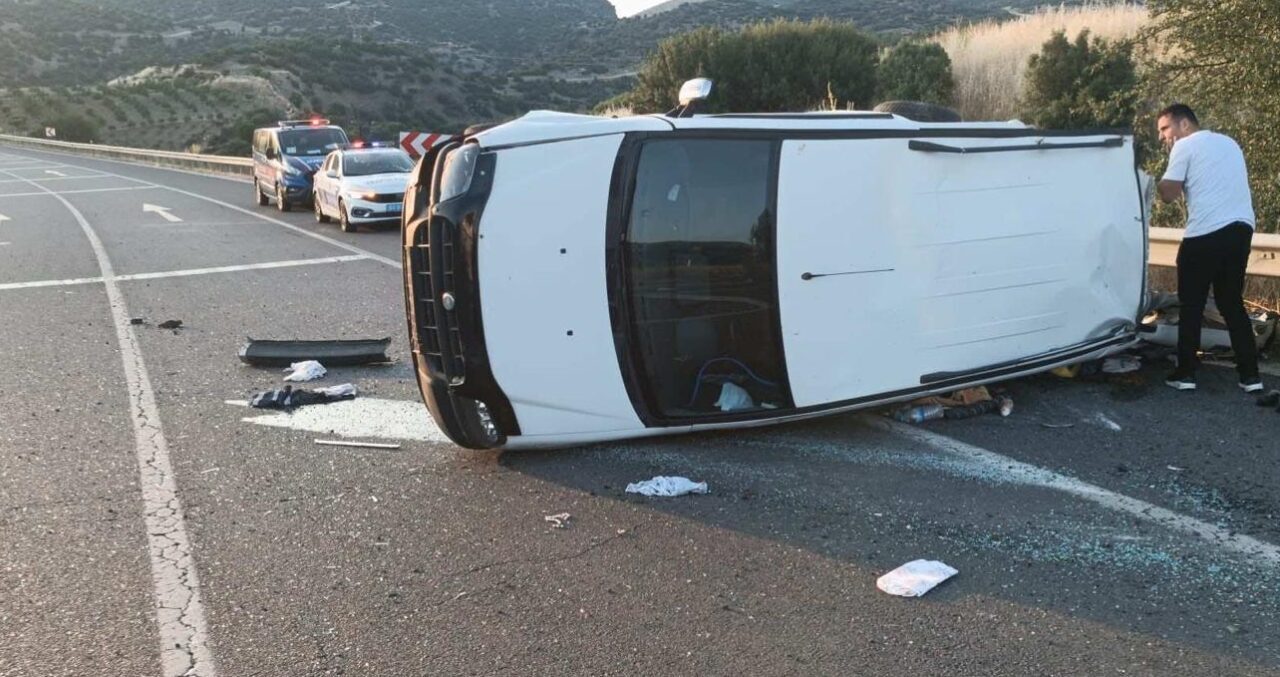 İzmir-Uşak kara yolunda ilerleyen İ.K. (21) yönetimindeki 06 MYM 98