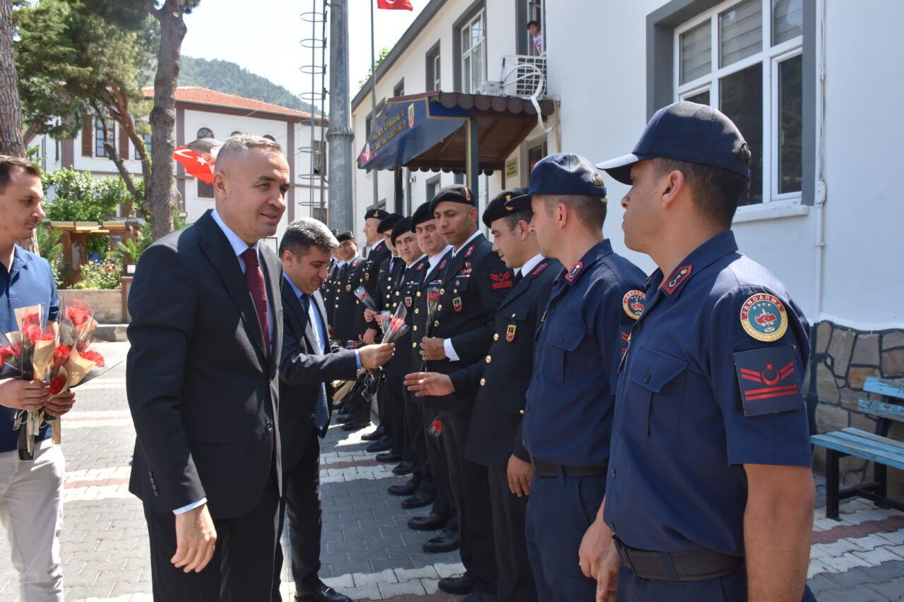  İzmir'in Kemalpaşa ilçesinde, Jandarma teşkilatının 186. kuruluş yıl dönümü dolayısıyla