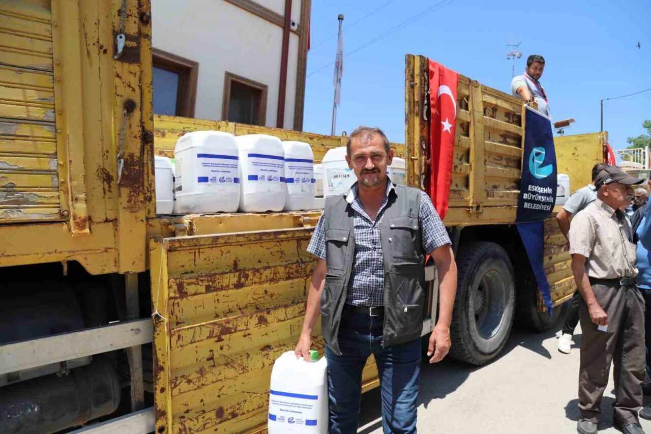 Eskişehir Büyükşehir Belediyesi, nisan ayında yaşanan don afeti sonrası zor