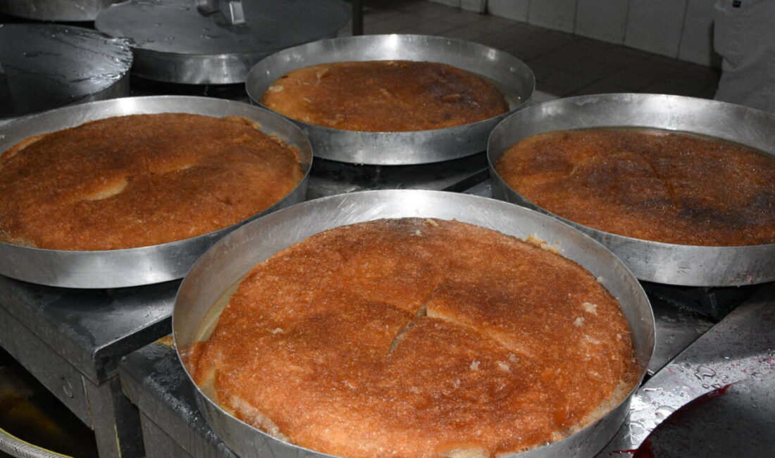 AFYONKARAHİSAR (AA) – Afyonkarahisar'ın coğrafi işaret tescilli lezzeti ekmek kadayıfı,
