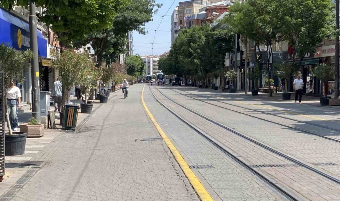 Eskişehir’de Kurban Bayramı’nın 3’üncü gününde çarşı sokaklarında sessizlik hakim oldu.
