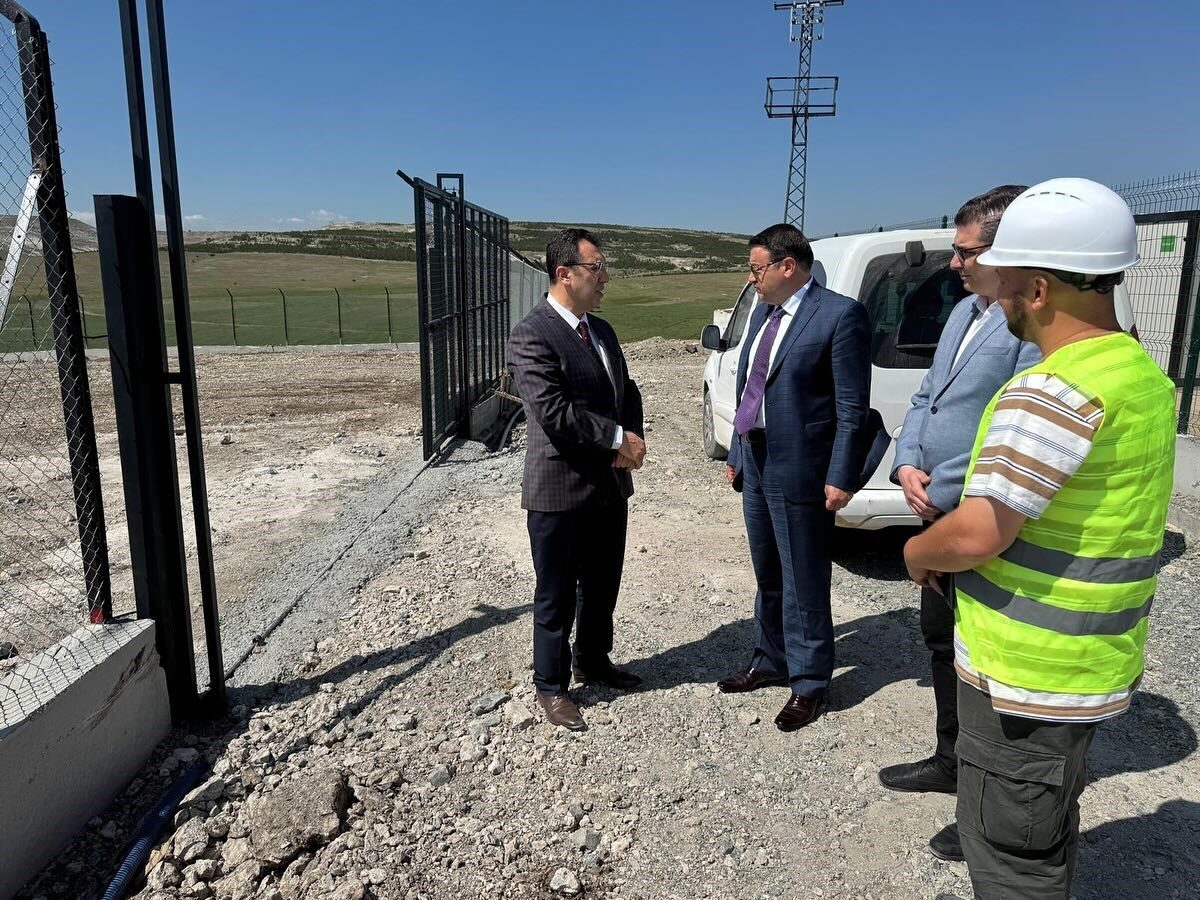 Kütahya Valisi Musa Işın, İshak Seydi Mahallesi’nde sahipsiz hayvanlar için