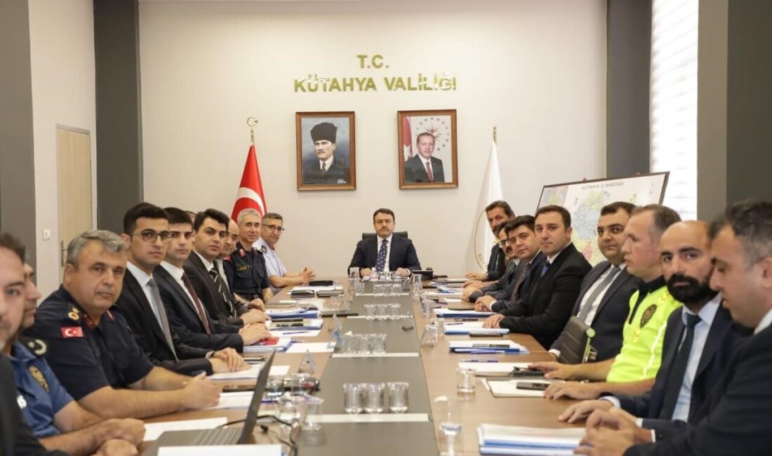 Kütahya’da İl Güvenlik ve Asayiş Toplantısı, Vali Musa Işın’ın başkanlığında