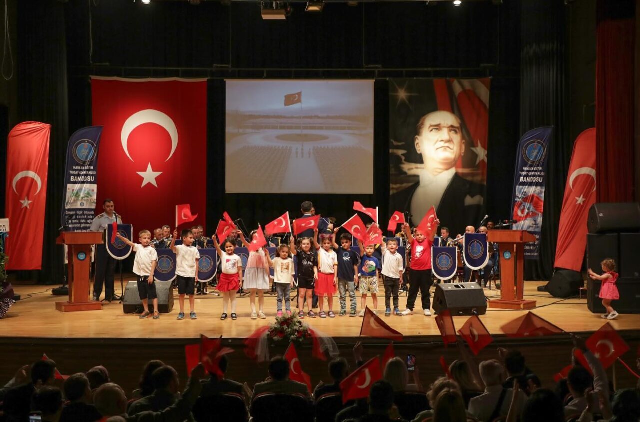  Kütahya'da, Türk Hava Kuvvetlerinin 114. kuruluş yıl dönümü dolayısıyla Hava