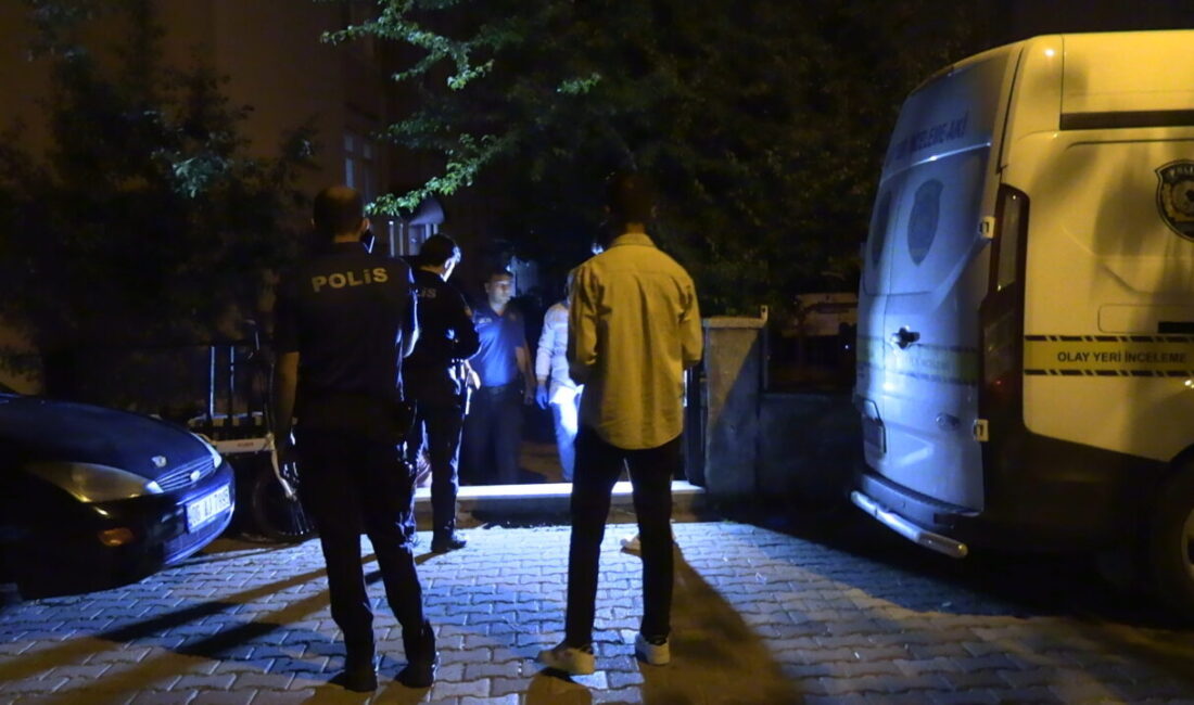 Kütahya’nın Tavşanlı ilçesinde 19 yaşındaki genç kız, kardeşinin oynadığı tabancanın