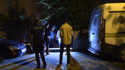 Kütahya’nın Tavşanlı ilçesinde 19 yaşındaki genç kız, kardeşinin oynadığı tabancanın