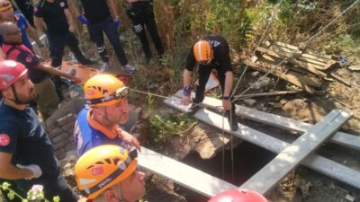 İzmir'in Karabağlar ilçesinde su kuyusuna düşen anne ve 2 çocuğu,