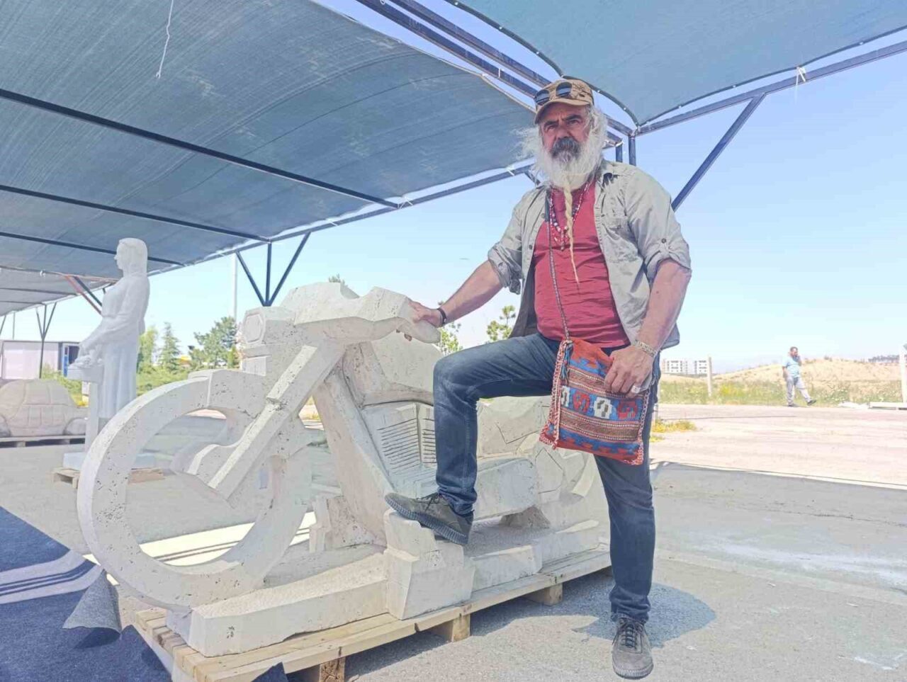 Afyonkarahisar’da kapılarını açan Blok Mermer Fuarı, sadece ticari değil, sanatsal