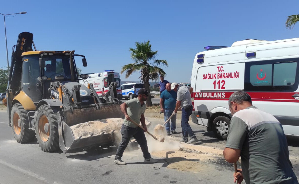 İzmir'in Menderes ilçesinde iki panelvanın çarpışması sonucu 1 kişi hayatını