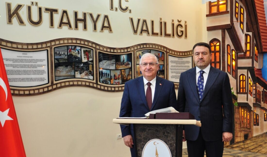 Milli Savunma Bakanı Yaşar Güler, Kütahya Valiliğine ziyarette bulundu.