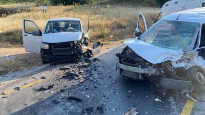 Muğla'nın Menteşe ilçesinde hafif ticari araç ve otomobilin çarpışması sonucu