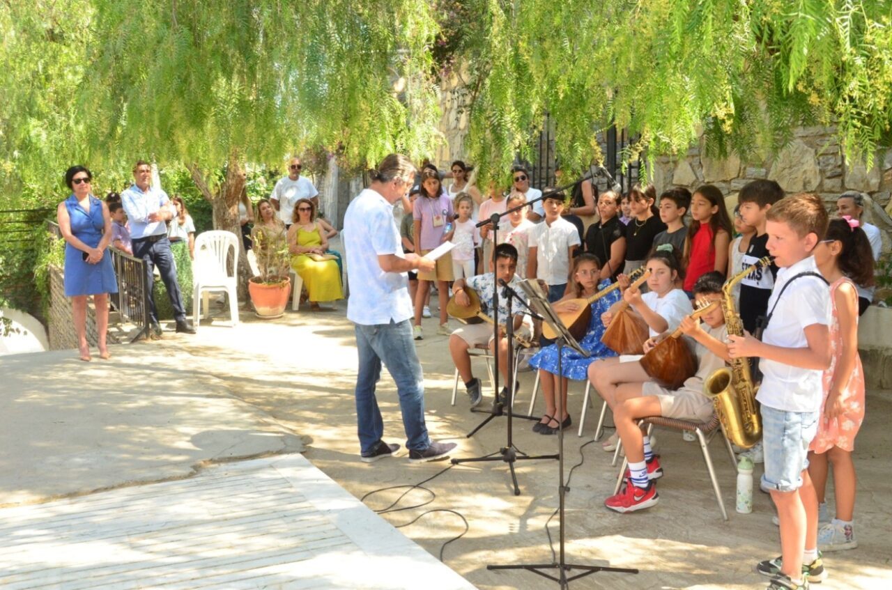 Muğla'nın Bodrum ilçesinde düzenlenen "Hikayeler ve Resimlerle Bodrum Tarihi" adlı