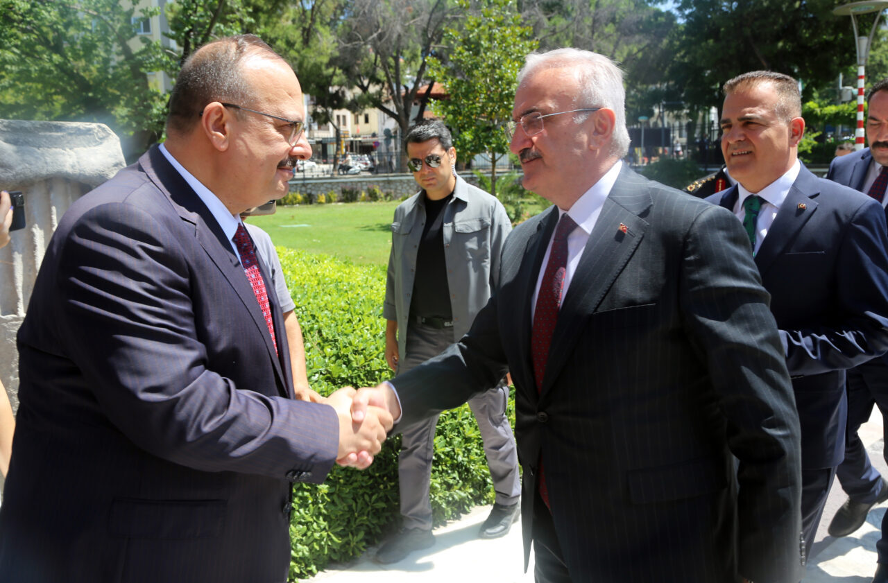  İçişleri Bakan Yardımcısı Karaloğlu ve beraberindeki heyet, Muğla Valiliğini