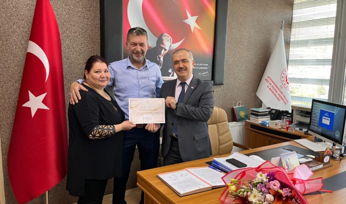 Türkiye'de ilk kez uygulanan "Geçici Koruyucu Aile Hizmeti" modelinden yararlanan