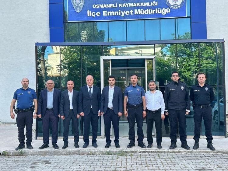 Osmaneli Belediye Başkanı Bekir Torun ile Osmaneli Kaymakamı Abdüssamed Kılıç,