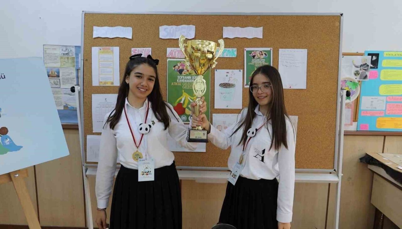 Gıda israfına karşı geliştirdikleri projeyle "En Korumacı Proje" ödülünü kazanan