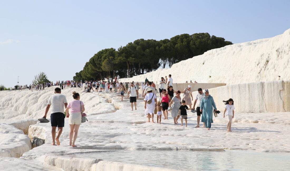 Türkiye’nin en önemli turizm destinasyonlarından Pamukkale, Kurban Bayramı tatilinde 53