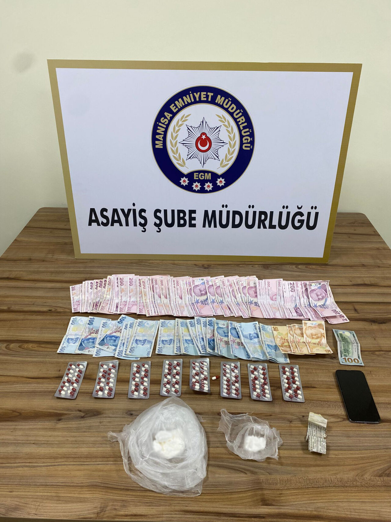 - Manisa'nın Şehzadeler ilçesinde, hakkında kesinleşmiş hapis cezası bulunan firari