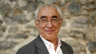 Mütevazı duruşu, unutulmaz rolleri ve zamansız oyunculuğuyla bir neslin kalbine