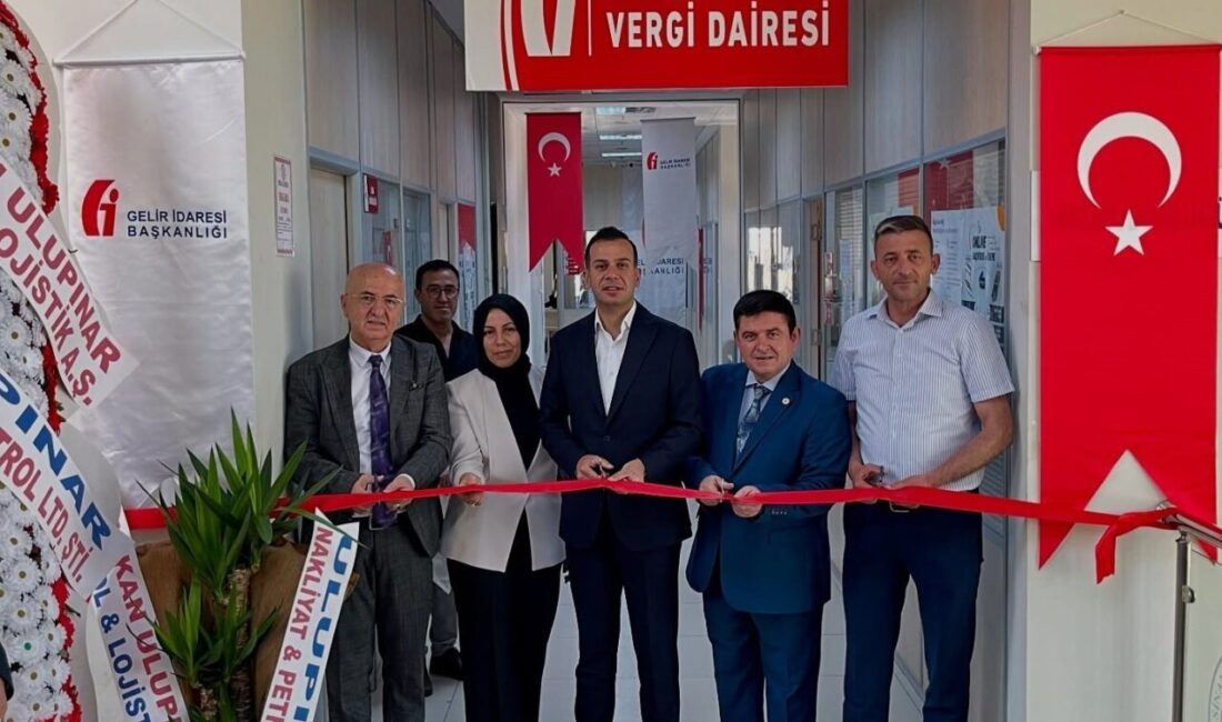 Sinanpaşa Vergi Dairesi hizmete açıldı Afyonkarahisar’ın Sinanpaşa ilçesinde Vergi Dairesi törenle hizmete açıldı.
