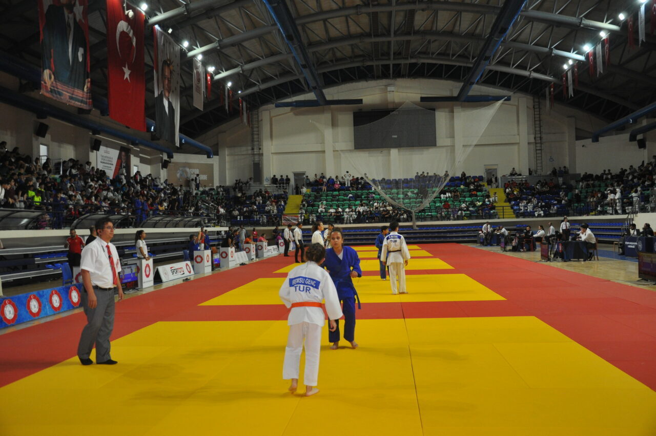 Türkiye Judo Federasyonu tarafından düzenlenen Spor Toto Yıldızlar Türkiye Şampiyonası,
