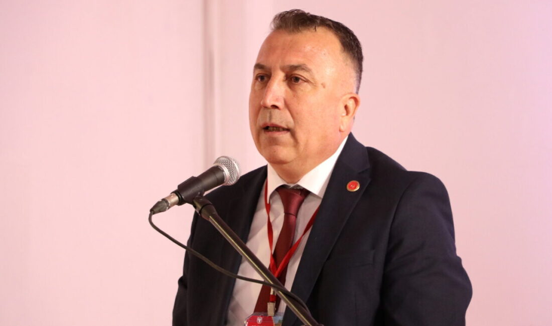 Tariş Üzüm Tarım Satış Kooperatifleri Birliğinin olağanüstü genel kurulu gerçekleştirildi.