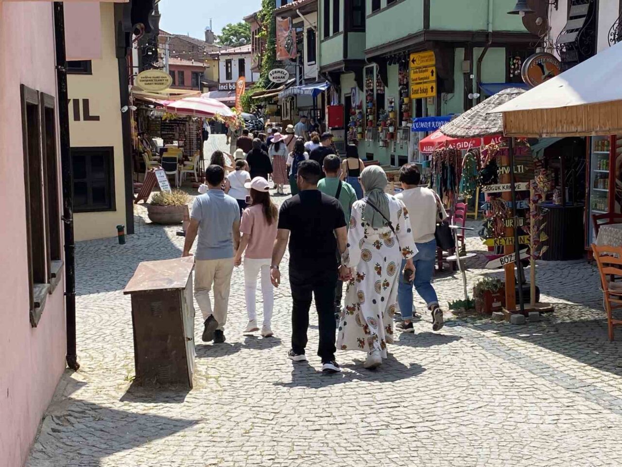 Kurban Bayramı tatilini fırsat bilen turistler, Eskişehir’in simgelerinden olan Tarihi