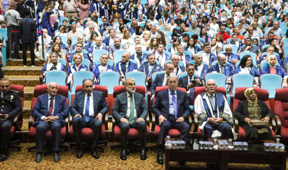 Uşak Üniversitesi tarafından, TBMM Milli Savunma Komisyonu Başkanı Hulusi Akar'a