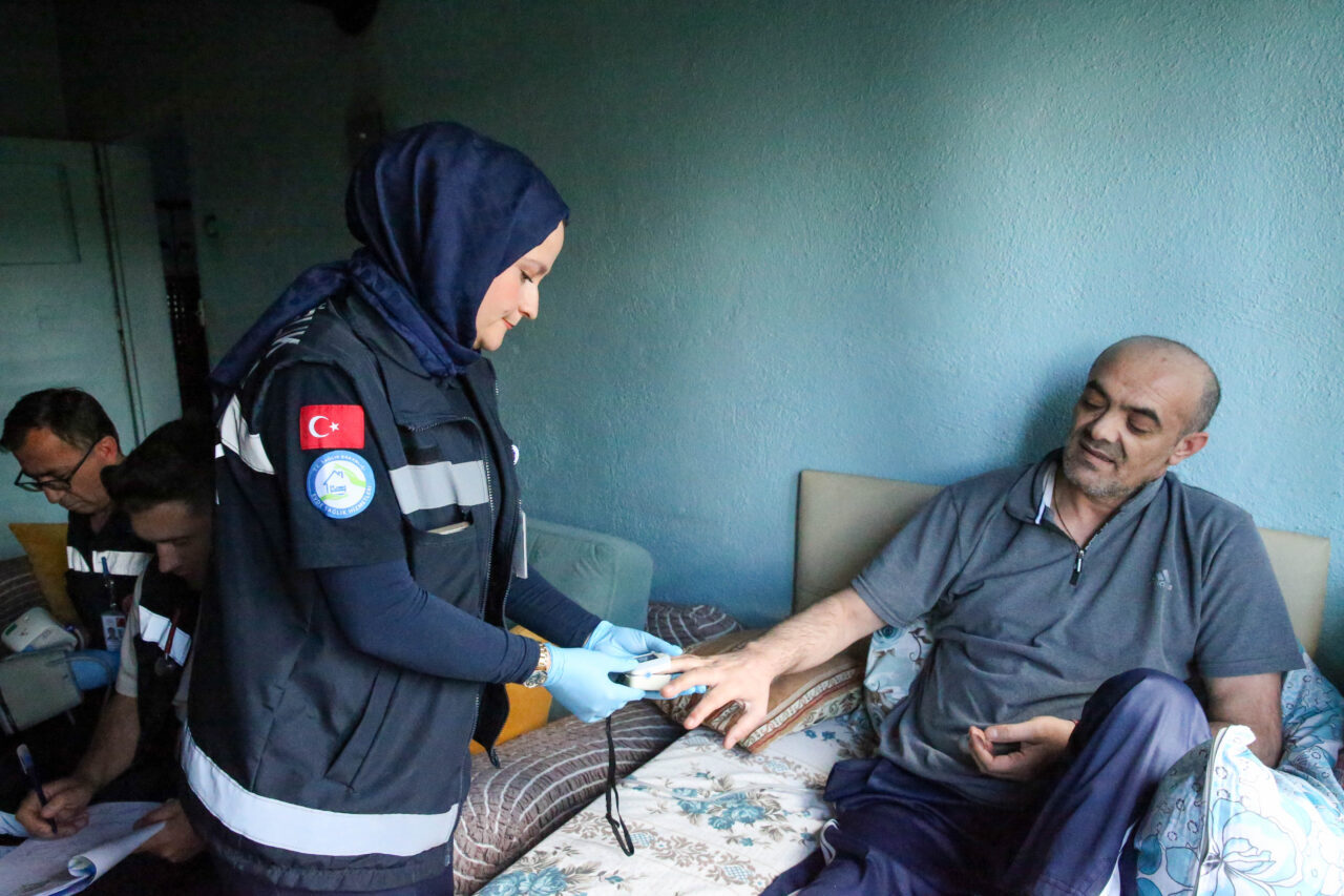 Uşak’ta evde sağlık hizmeti alan yaklaşık 2 bin hasta, yürütülen