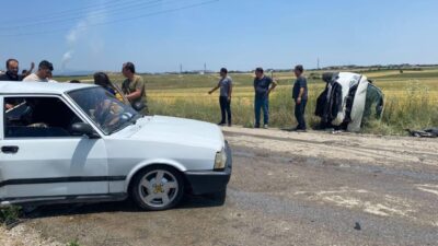 Uşak’ta otomobil ile cipin çarpıştığı kazada 5 kişi yaralandı. S.K.