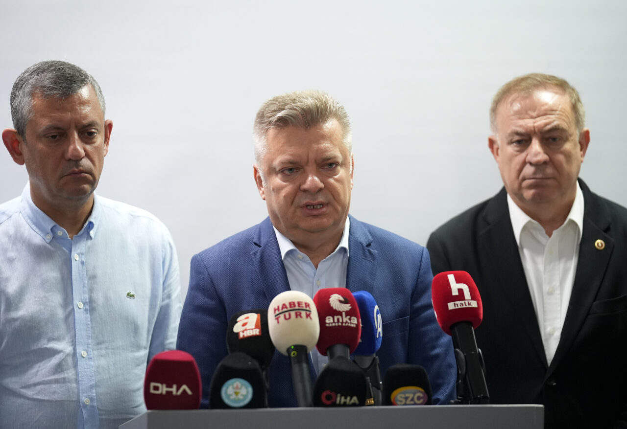 CHP Genel Başkan Özgür Özel, evinde elektrik akımına kapılan Manisa