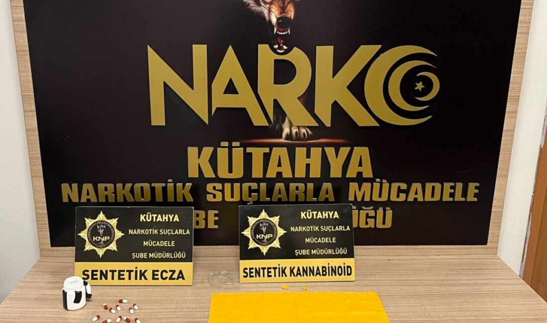 Kütahya'da, uyuşturucu ticareti yaptıkları iddiasıyla gözaltına alınan 2 şüpheli tutuklandı.