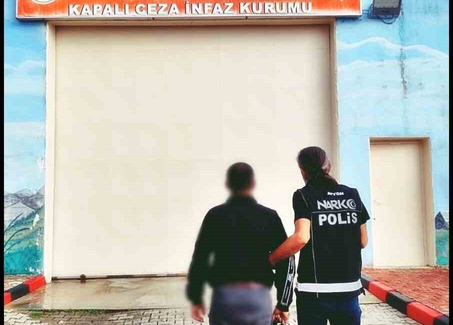 Afyonkarahisar’da uyuşturucu ticareti suçundan 15 yıl hapis cezasıyla aranan şahıs