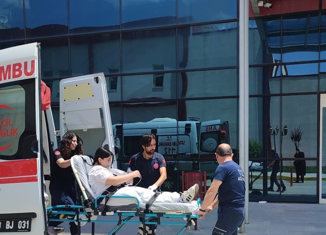 Afyonkarahisar’da solunum sıkıntısı çektiği için tıbbi destek almak zorunda olan