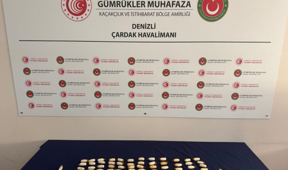 Denizli Çardak Havalimanı'nda, yabancı uyruklu bir yolcunun midesinde 74 kapsül