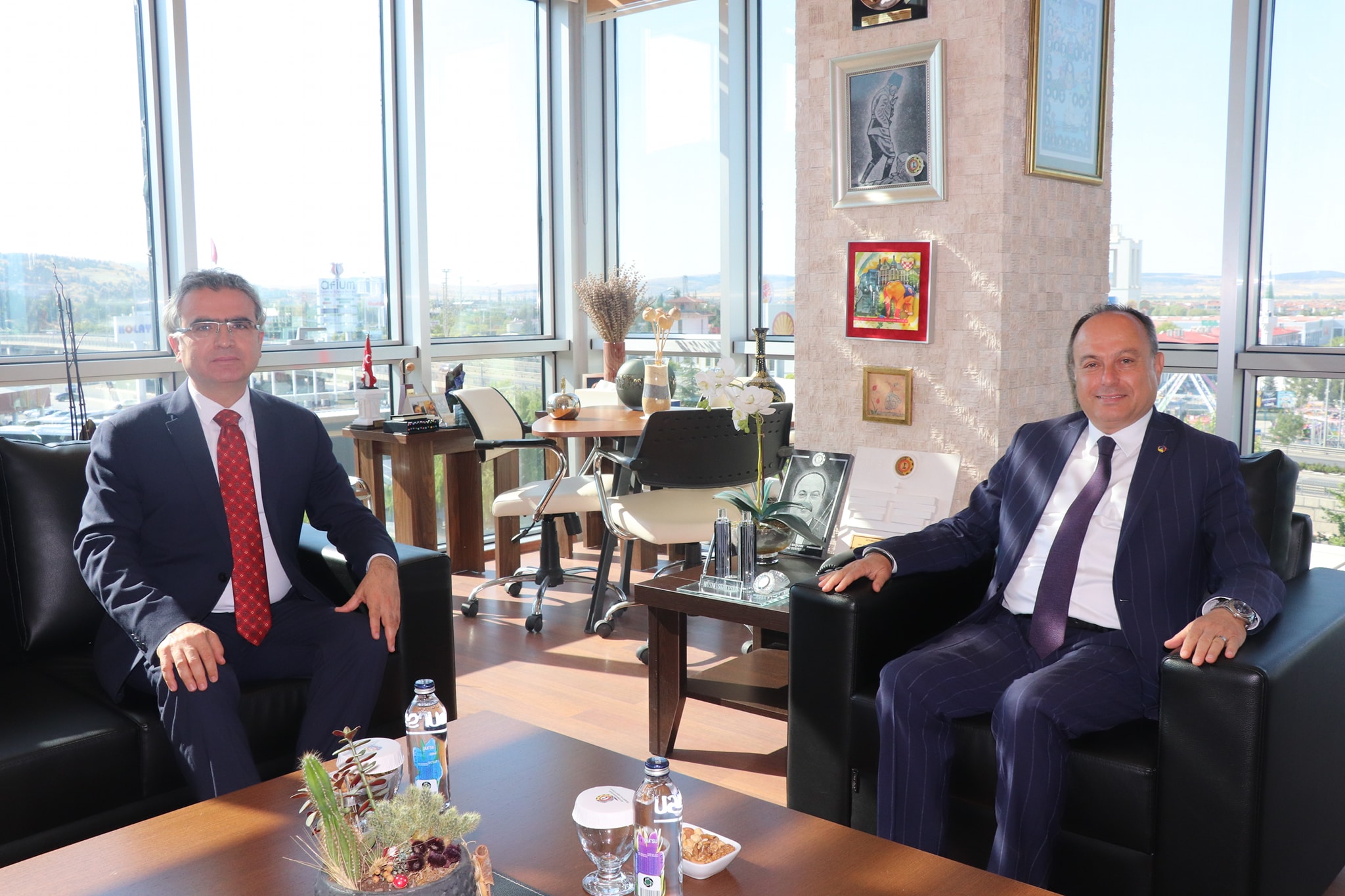 Veda ziyaretlerini sürdüren Afyonkarahisar Cumhuriyet Başsavcısı Fatih Karabacak ve Afyonkarahisar