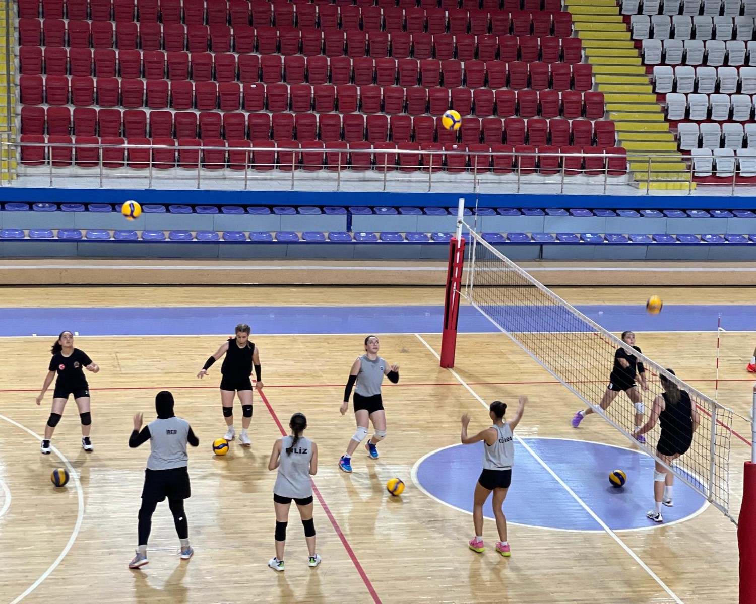Afyon Gençlik Spor Kulübü Kadın Voleybol Takımı, 2025-2026 sezonu için