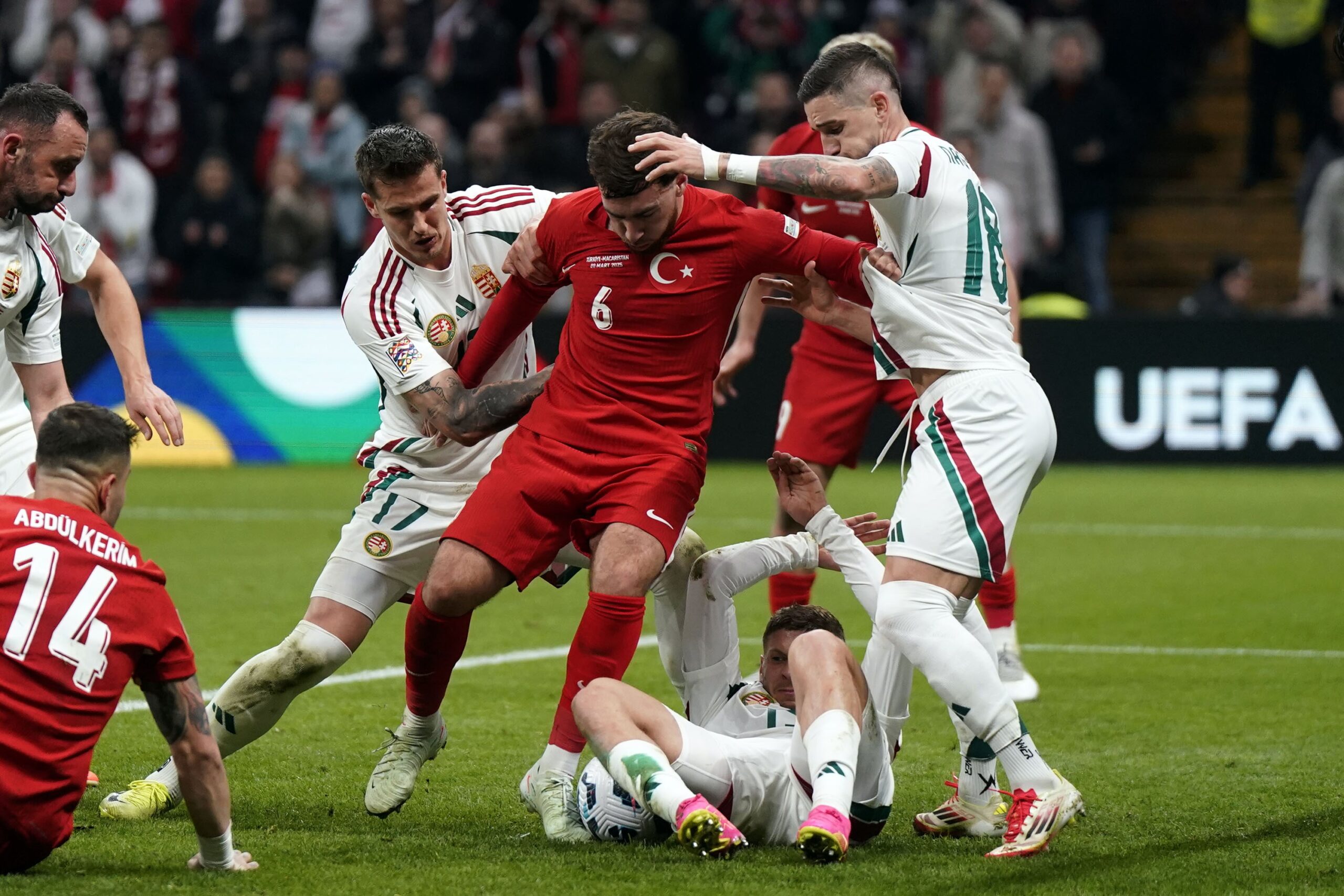 Emirdağlı Milli futbolcumuz Orkun Kökçü'nün Beşiktaş’a imza atması, ilimizde futbolseverleri