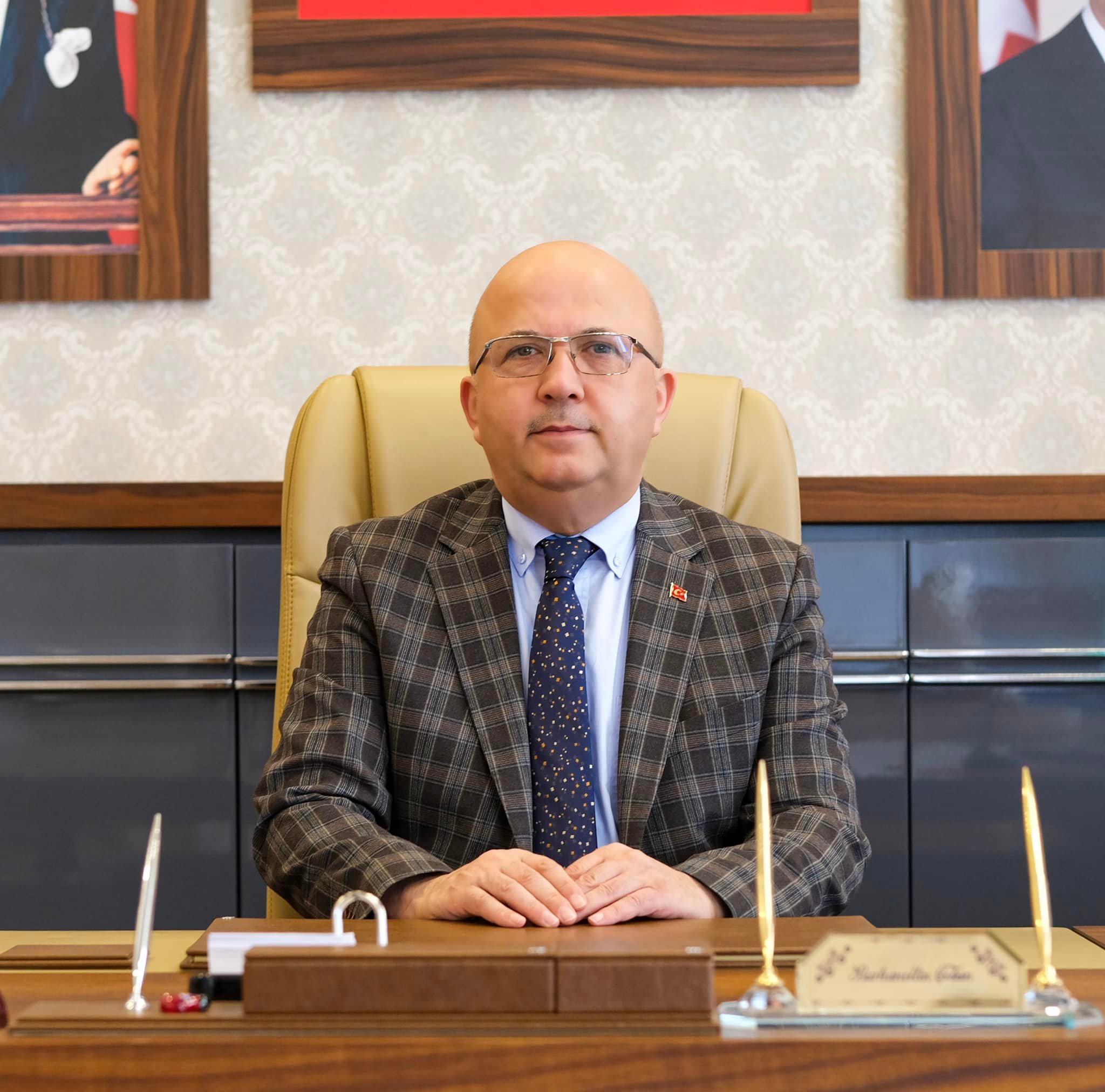 Afyonkarahisar’ın önceki dönem belediye başkanlarından Burhanettin Çoban, “Devletimizin/belediyemizin açıkladığı tedbirlere