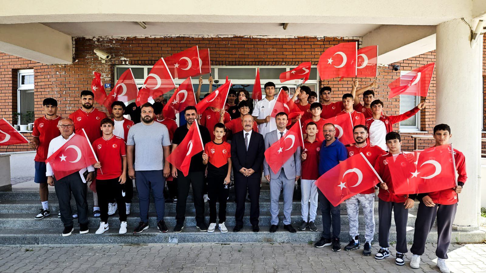 Milliyetçi Hareket Partisi Afyonkarahisar Milletvekili Mehmet Taytak, Afyonkarahisar’daki Türkiye Olimpiyat